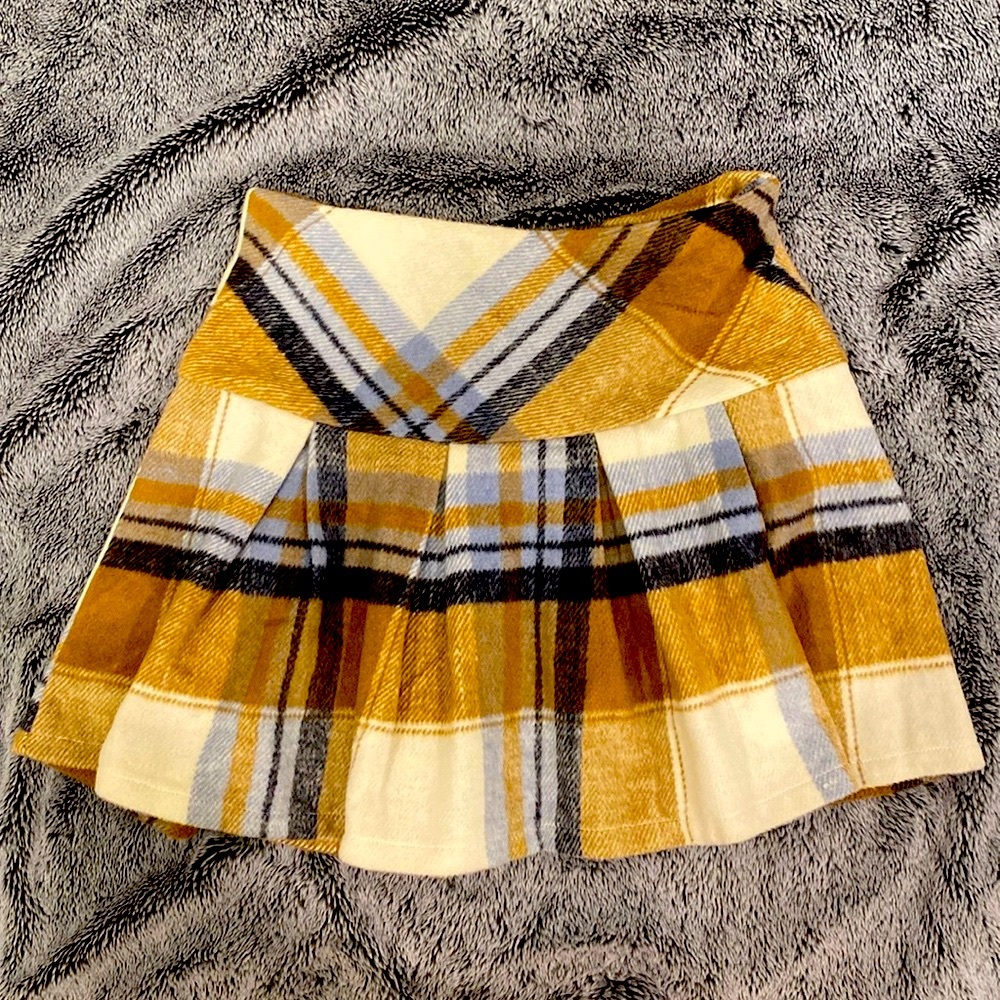 Francesca's Collections Tan and Blue Pleated Skater Skirt